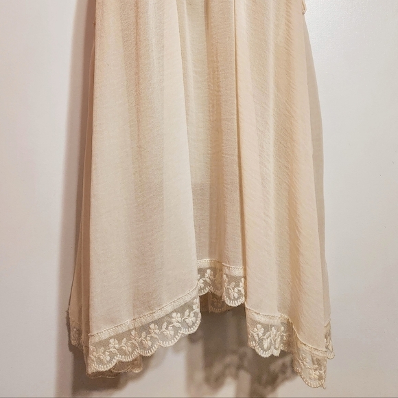Altar'd State Lace Sleeveless Blouse Beige Medium - Picture 4 of 12